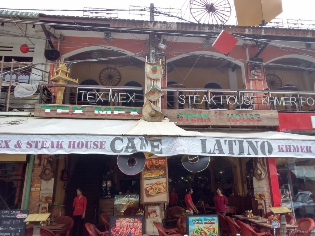 カフェ・ラティーノ CAFE LATINO パブストリート シェムリアップ カンボジア