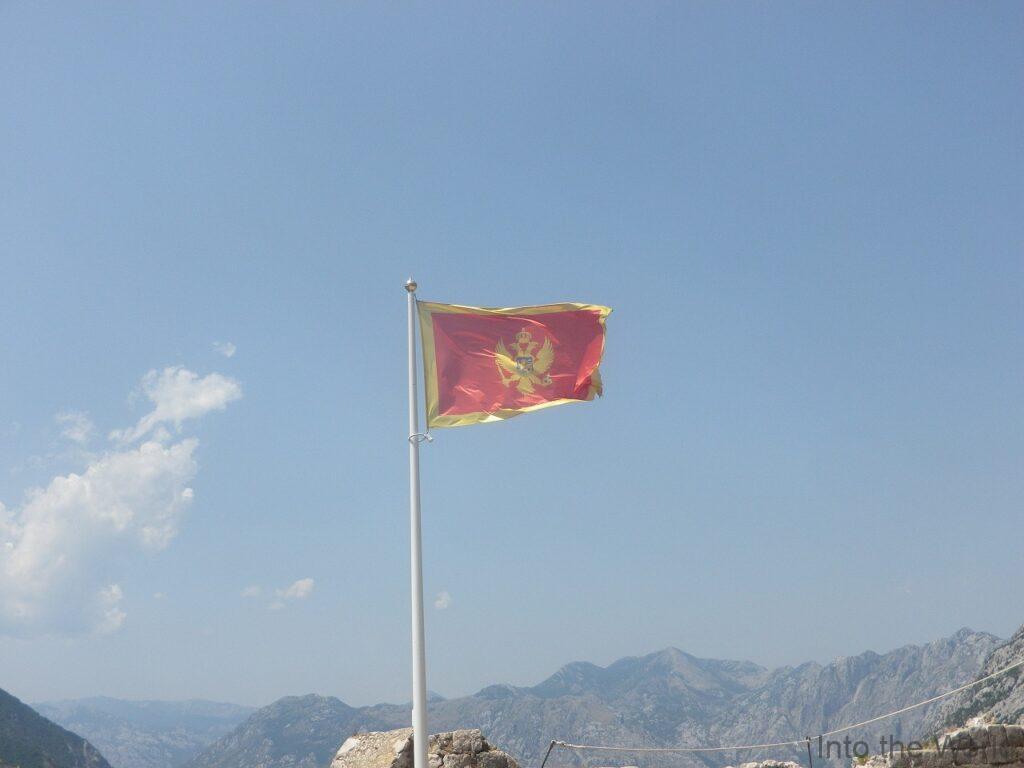 モンテネグロ 国旗 国章