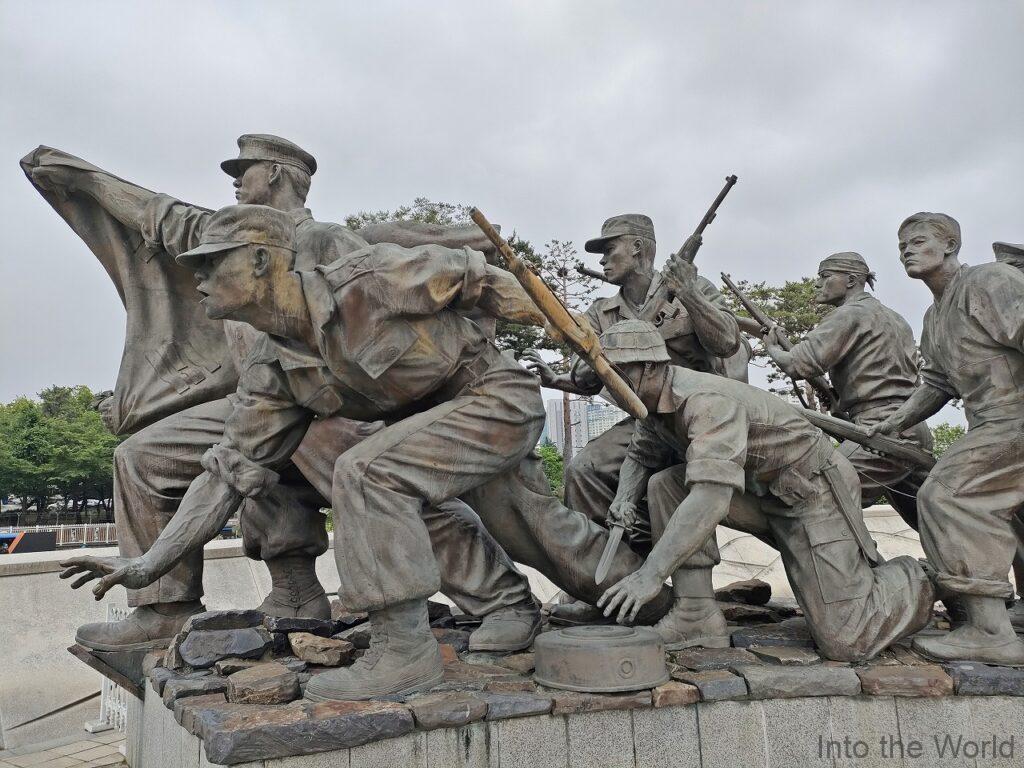韓国 戦争記念館 銅像