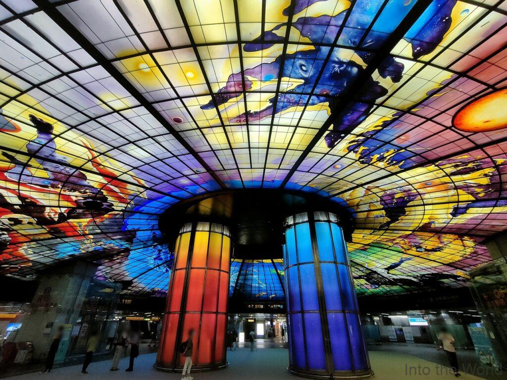 美麗島駅 見どころ 感想 基本情報 高雄 世界で2番目に美しい地下鉄駅