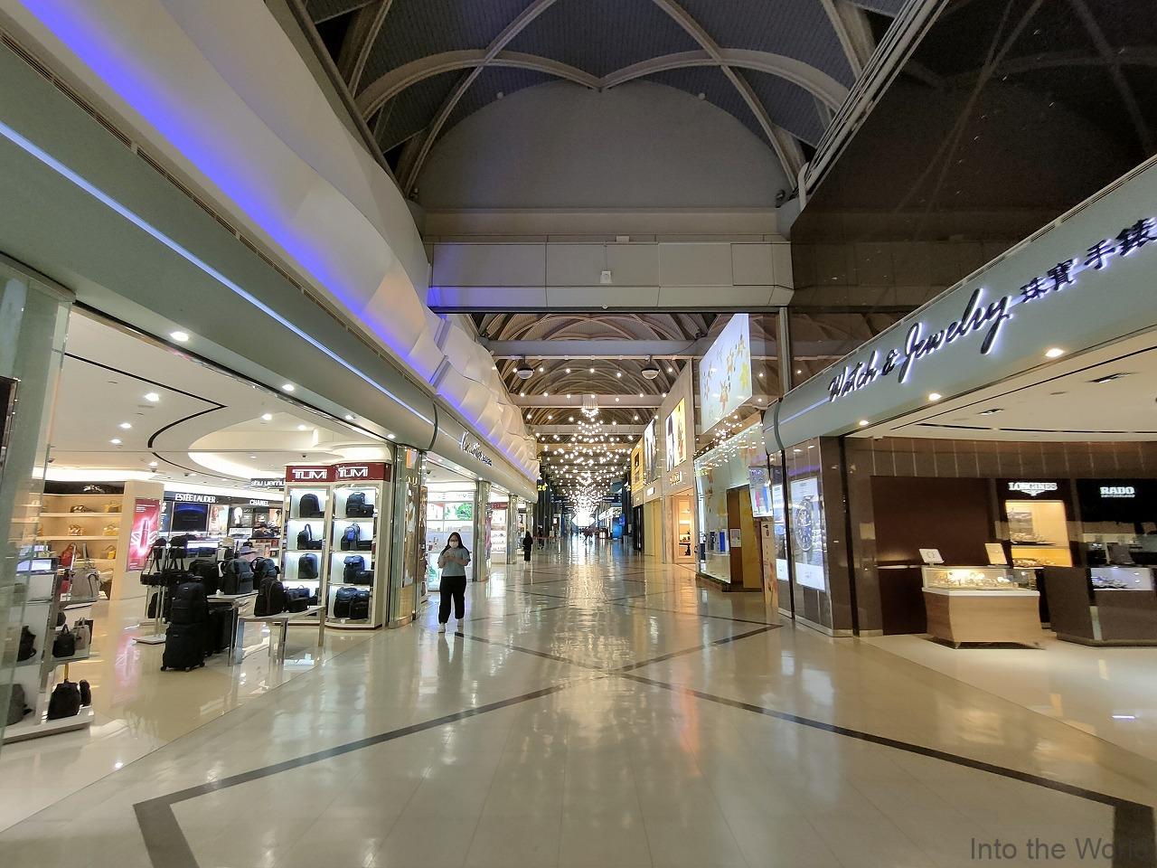 高雄国際空港完全ガイド※市内間の移動・空港内施設・ラウンジ情報 Into the World