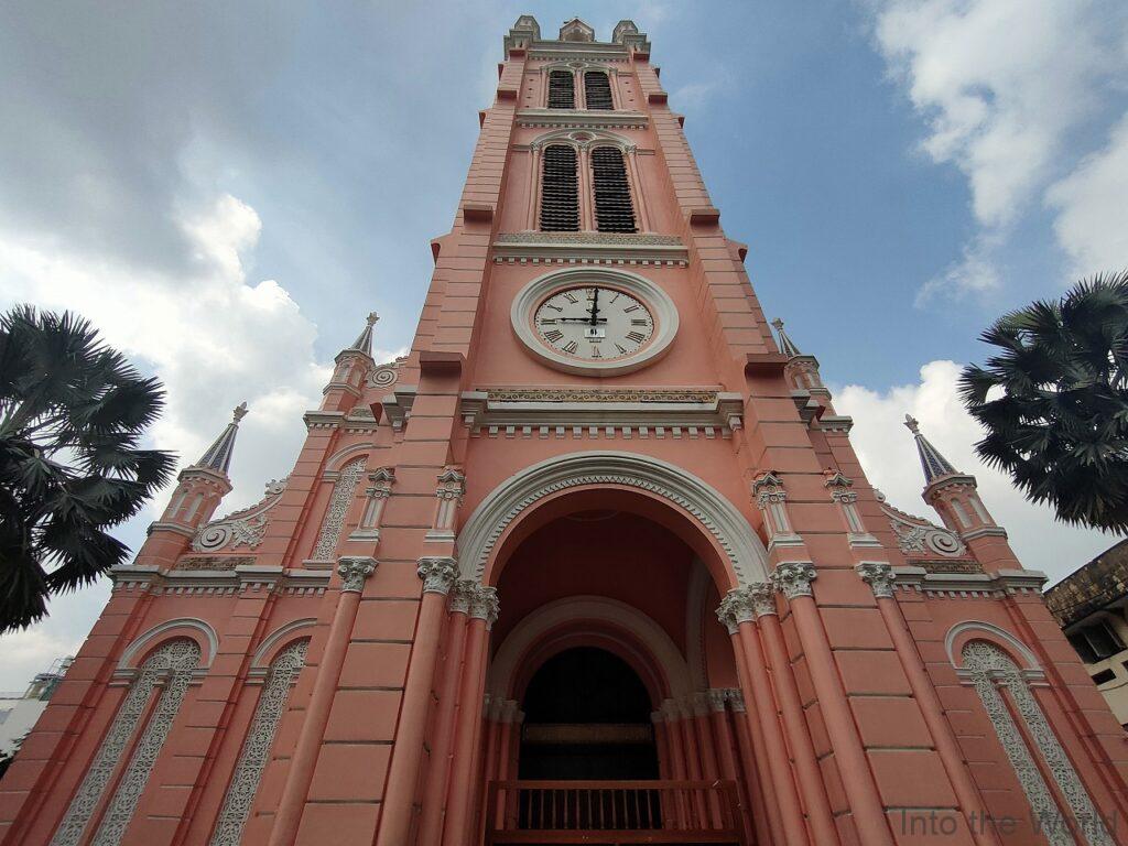 タンディン教会 見どころ 感想 基本情報 ホーチミン ピンク色の教会