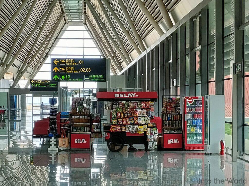 新シェムリアップ空港 コンビニ