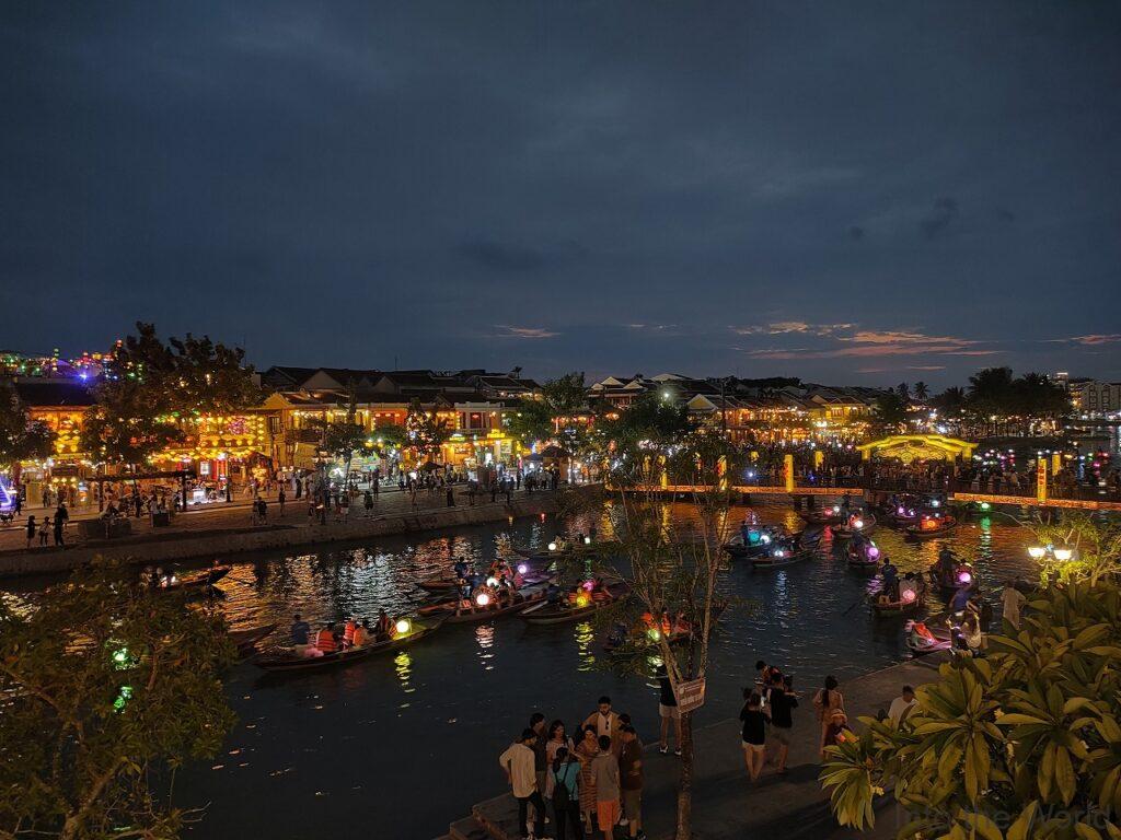 サクラレストラン ホイアン テラス席 景色 夜景