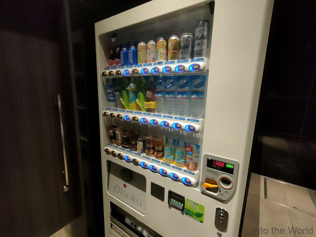 the b なんば黒門 宿泊レビュー 自動販売機