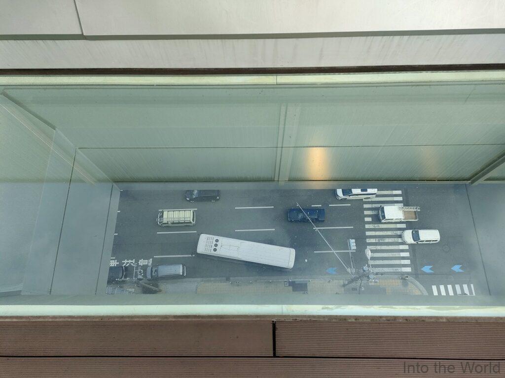 the b なんば黒門 宿泊レビュー 展望デッキ ガラス床