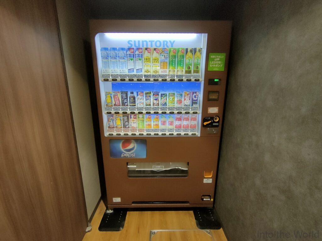 くれたけインプレミアム名古屋納屋橋 宿泊レビュー 自動販売機