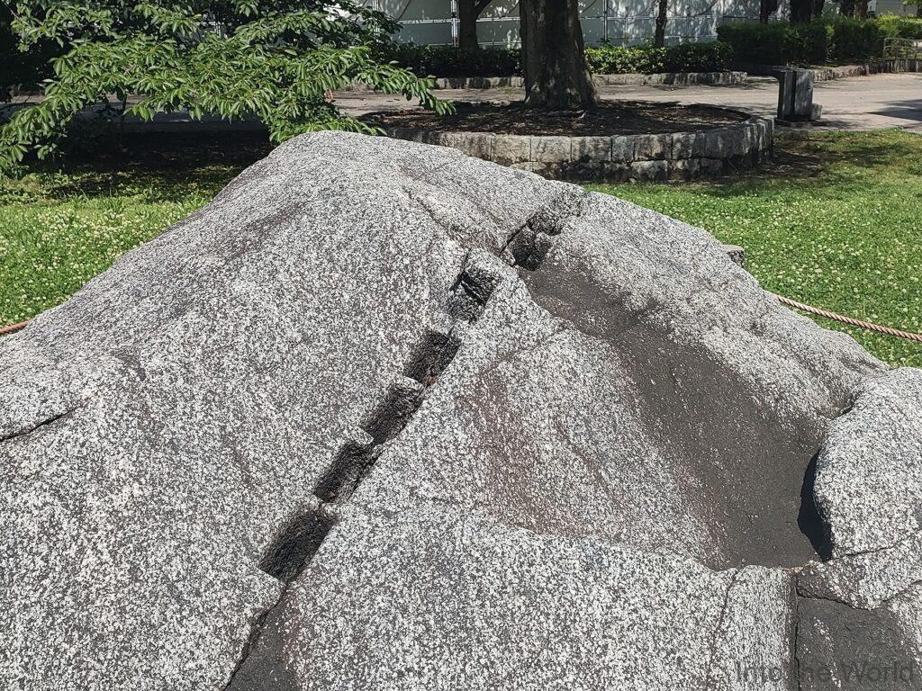 加藤清正像 名古屋能楽堂前 篠島の矢穴石