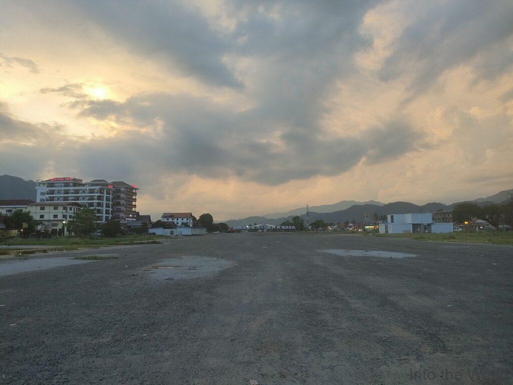 リマサイト6 バンビエン 滑走路跡 見どころ 感想 基本情報