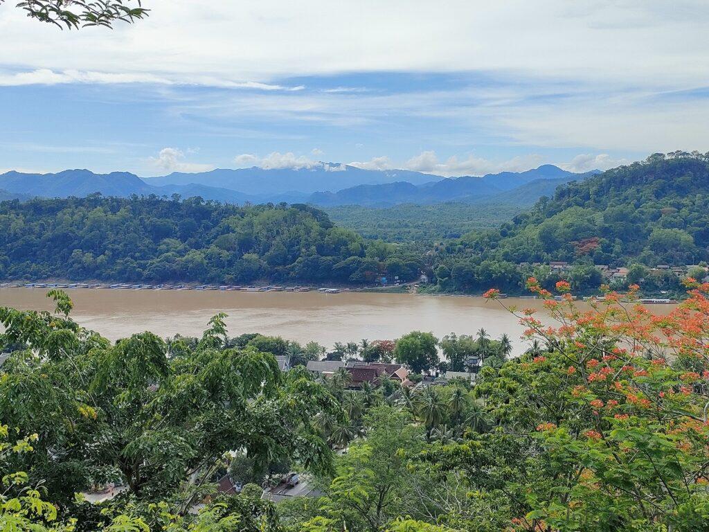 プーシーの丘 見どころ 感想 基本情報 ルアンパバーン