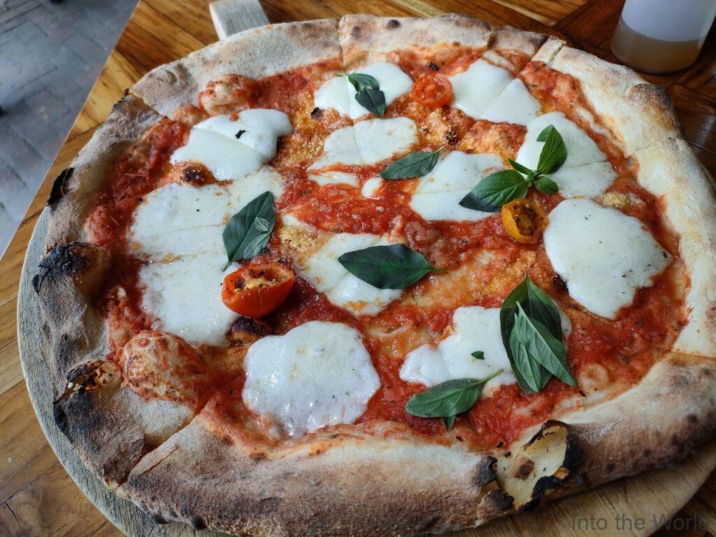 ポポロ Popolo ルアンパバーン ピザ イタリアン