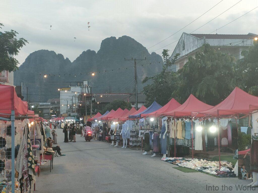 ウォーキングストリートナイトマーケット バンビエン お土産 見どころ 感想 基本情報