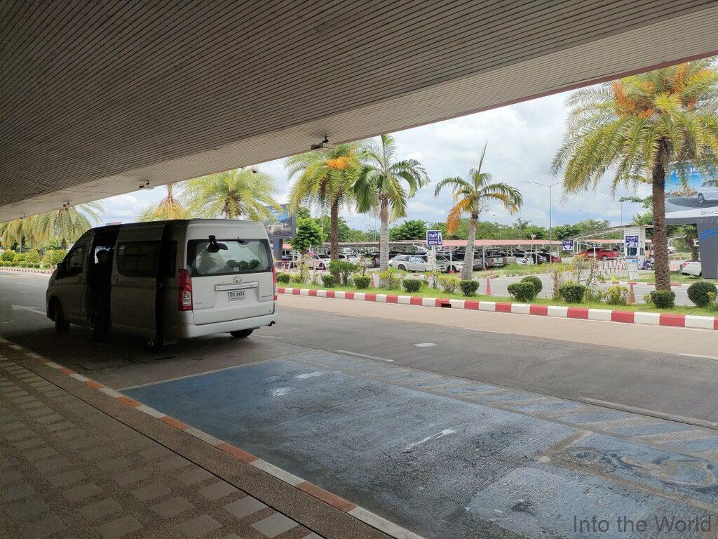 ウドンタニ国際空港 市内間 移動 施設