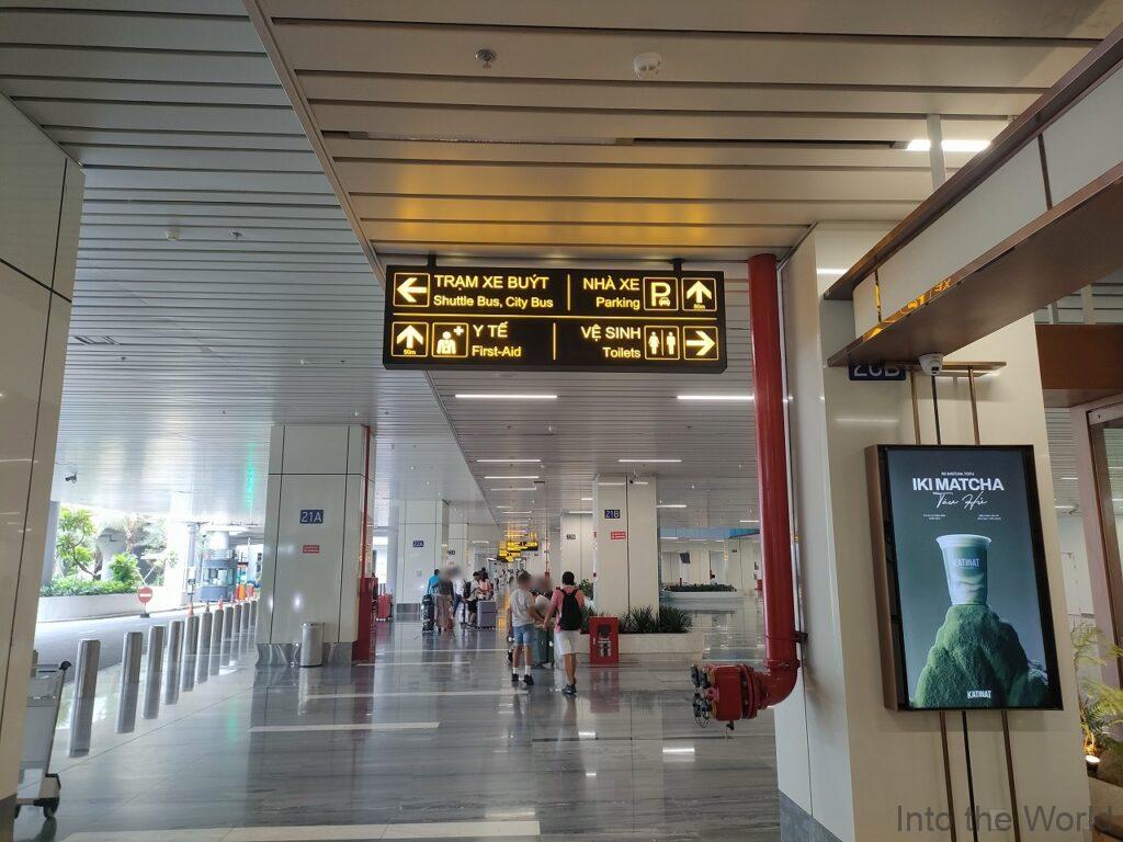 ホーチミン空港 ターミナル3 Grab 乗り場 場所