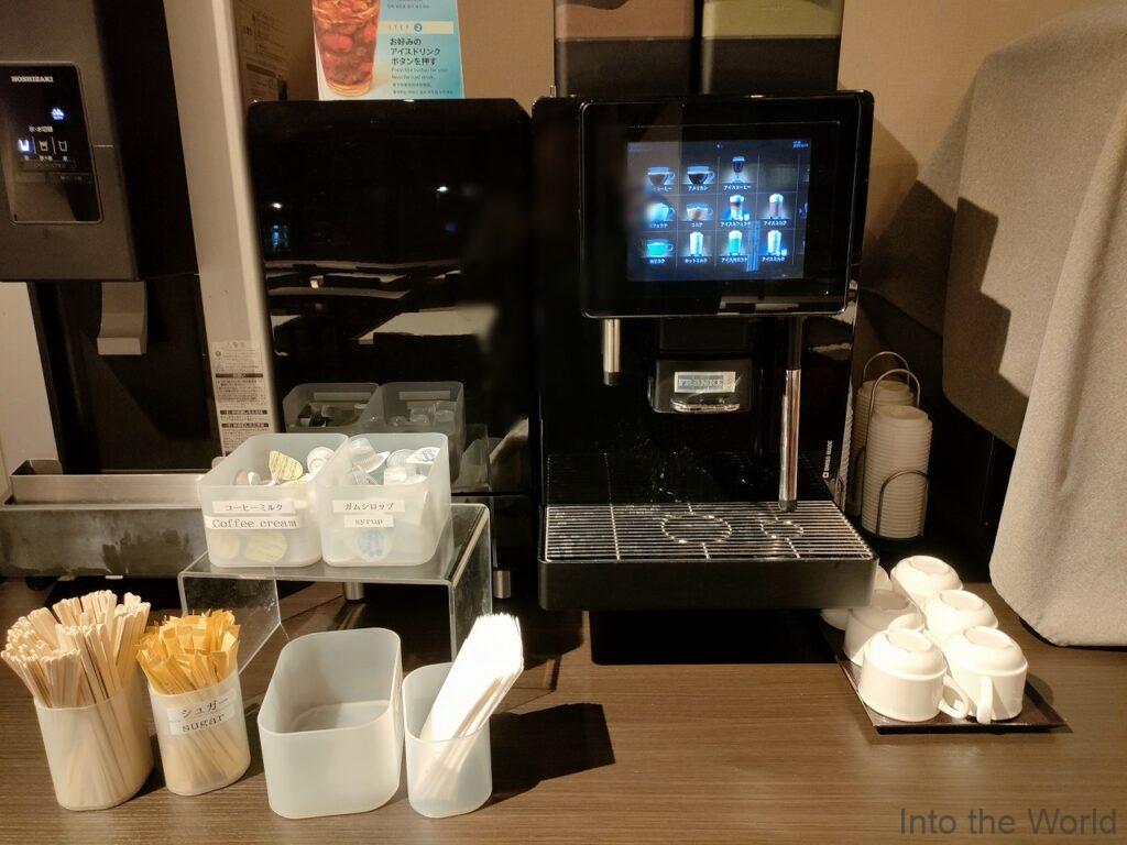 ドーミーインPREMIUM京都駅前 宿泊レビュー CAFÉ&LOUNGE OASIS ラウンジ飲み放題