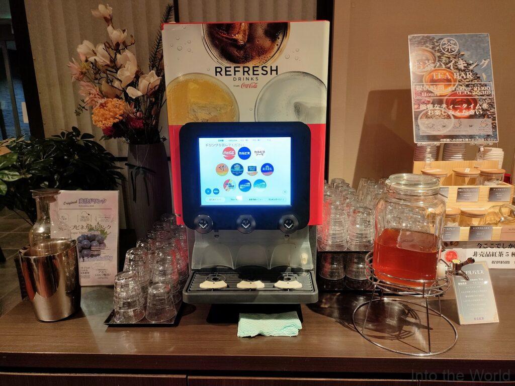 ドーミーインPREMIUM京都駅前 宿泊レビュー CAFÉ&LOUNGE OASIS ラウンジ飲み放題