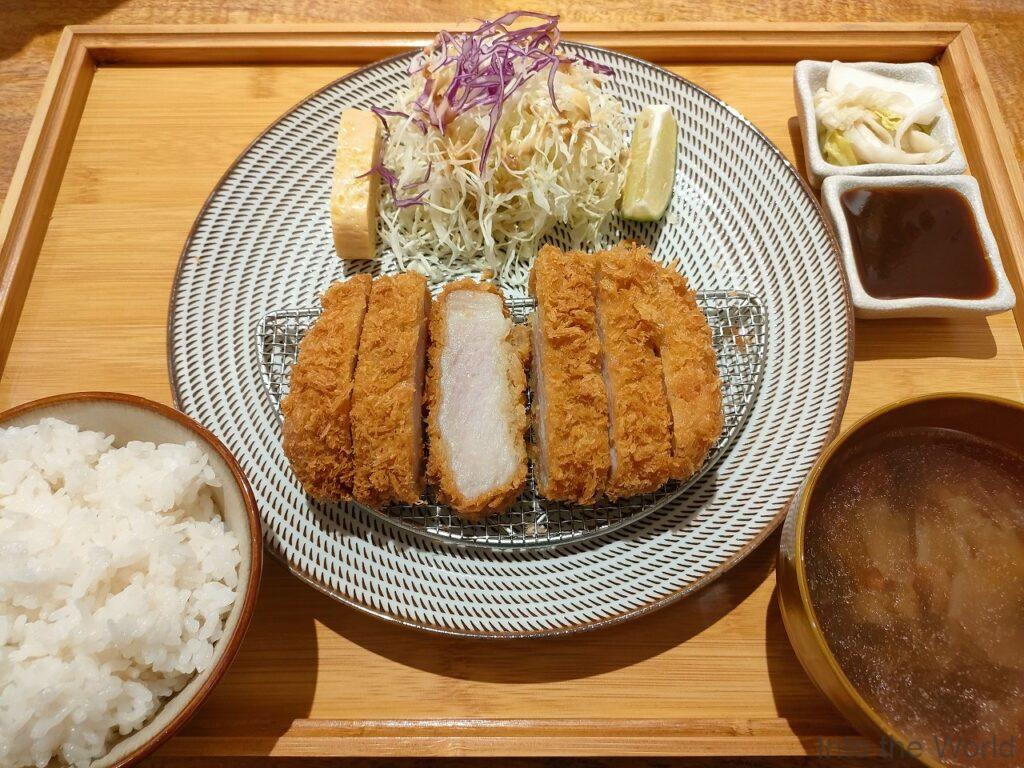 Ya! Japanese Dining & Cafe ニャチャン とんかつ