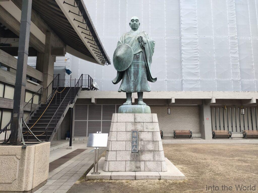 北御堂 蓮如上人像