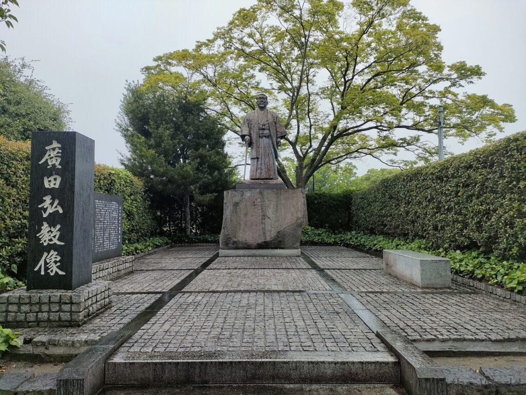 広田弘毅像 見どころ 感想