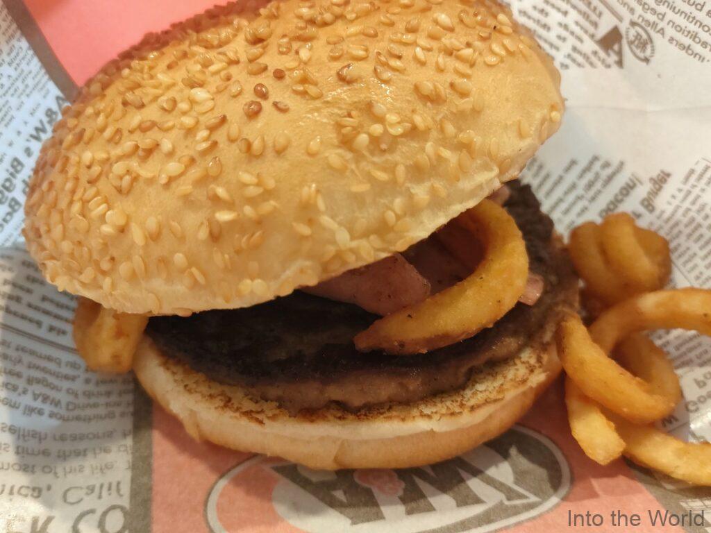 A&W 沖縄 カーリーフライバーガー