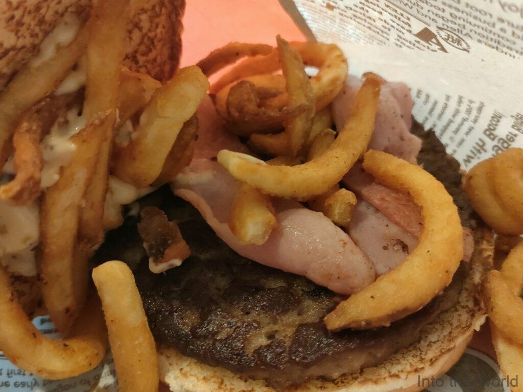 A&W 沖縄 カーリーフライバーガー