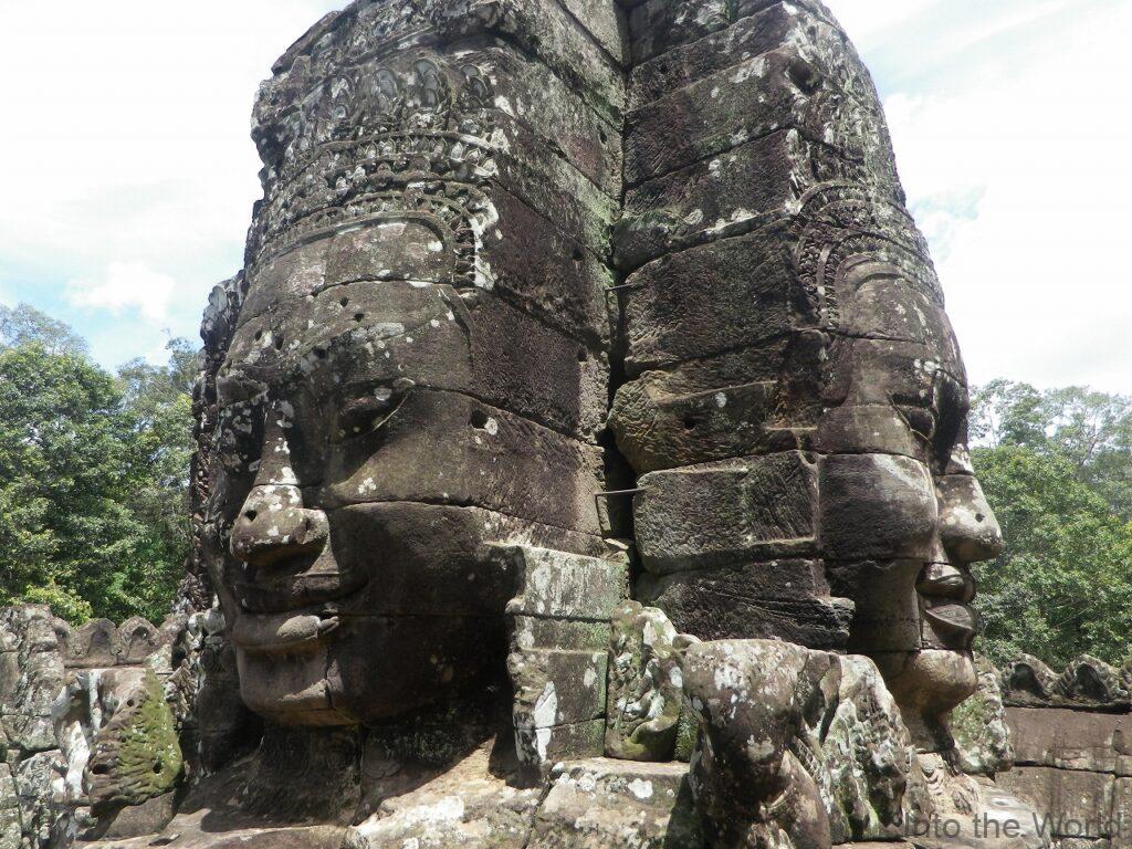 バイヨン寺院 アンコールトム 見どころ 感想