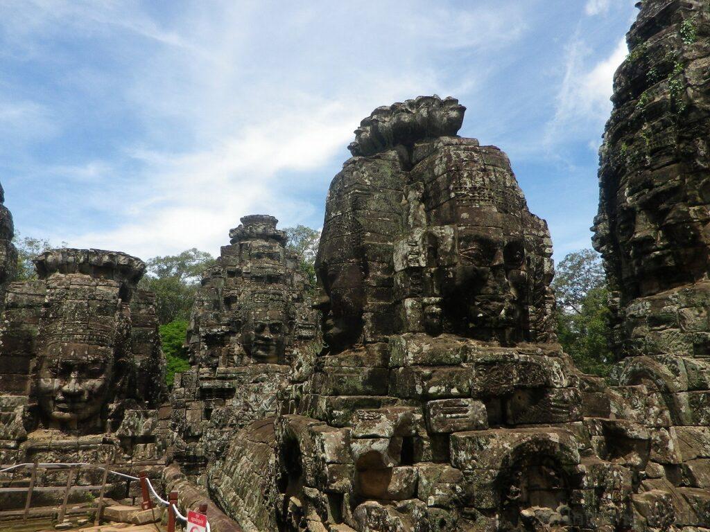 バイヨン寺院 アンコールトム 見どころ 感想