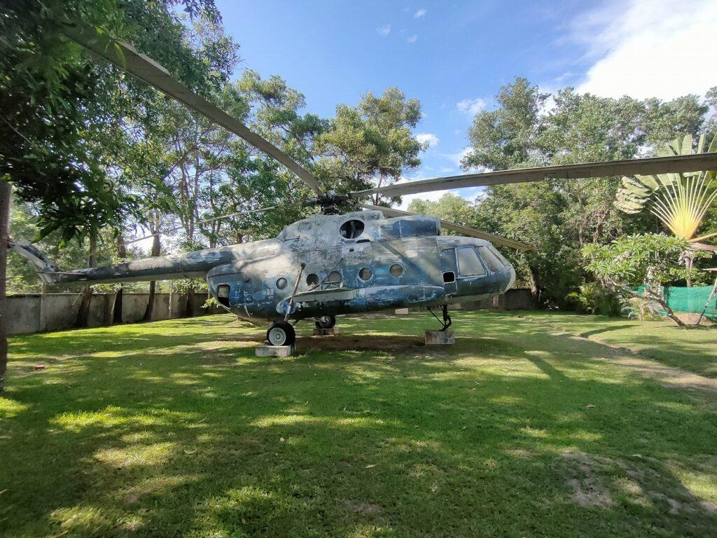 戦争博物館 シェムリアップ Mi-8ヘリコプター