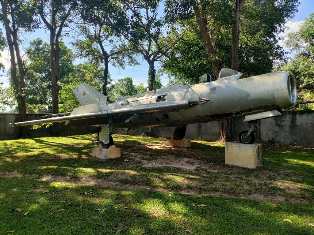 戦争博物館 シェムリアップ 瀋陽J-6戦闘機 MiG-19